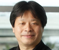 Yoshinori Kitase 