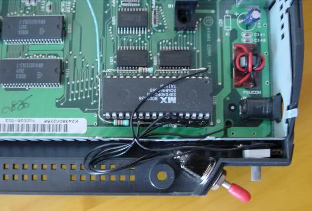 Uma imagem do interruptor interior de Atari Jaguar